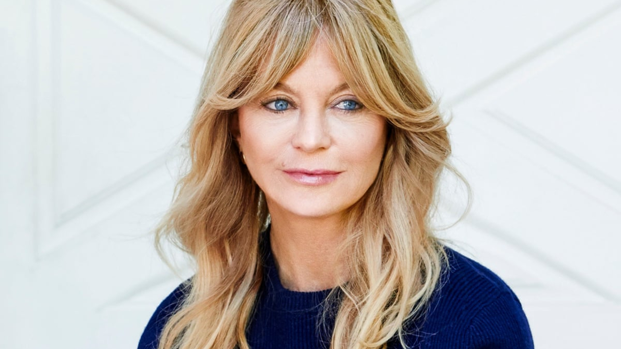 Goldie Hawn's Multiple Plastic Surgery Procedures is Puzzling Her Fans!
