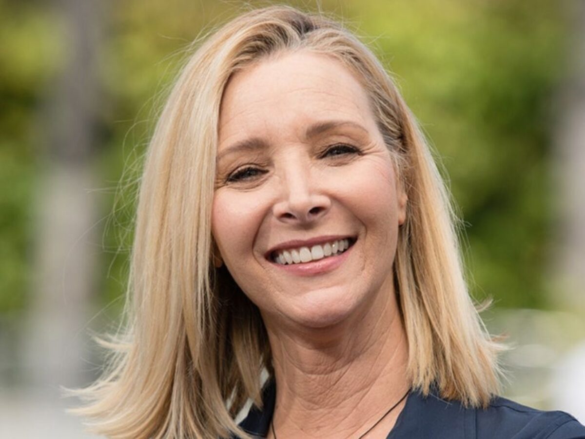 Friends Star Lisa Kudrow S Plastic Surgery The Untold Truth