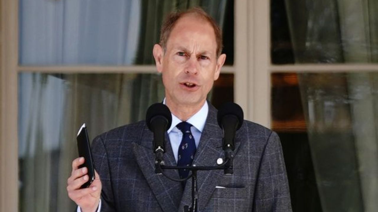 Prince Edward has lost a lot of weight and is getting older. weightandskin.com
