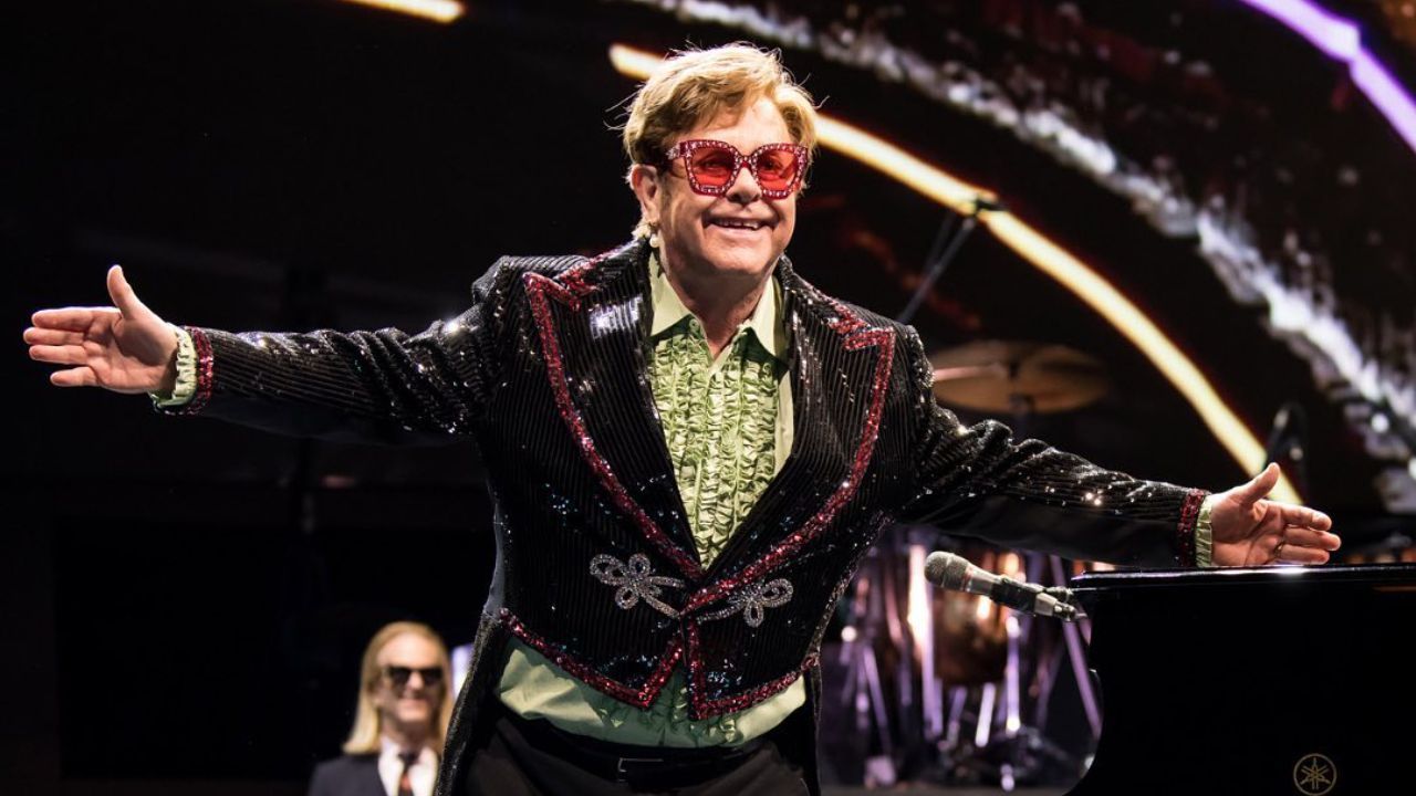 Elton John underwent hip surgery after suffering an injury. weightandskin.com