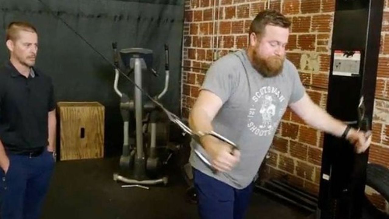 Ben Napier has built a gym in the barn in the efforts of losing weight. weightandskin.com