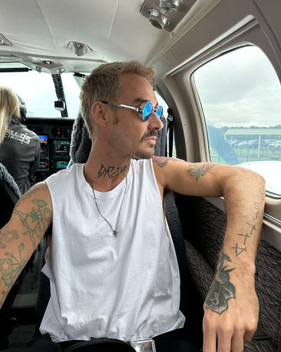 Daniel Johns has yet to address the rumor of receiving plastic surgery. weightandskin.com