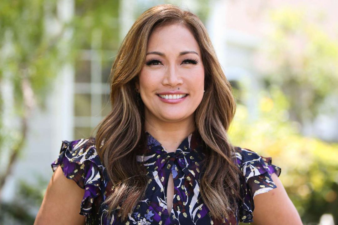 Carrie Ann Inaba's weight gain is due to various chronic health issues. weightandskin.com