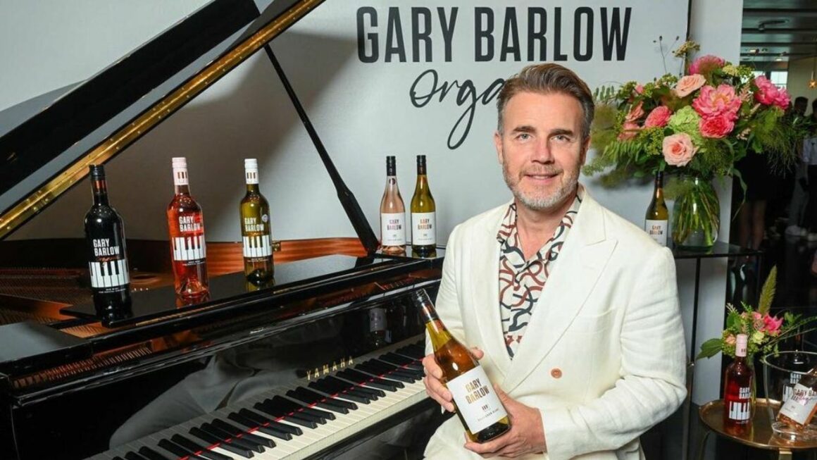 Is Gary Barlow’s Weight Gain All Due to Emotional Eating & Lockdown?weightandskin.com