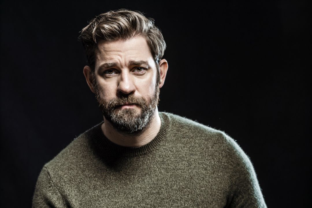 There have been rumors spreading online that John Krasinski has undergone a nose job, but these are false. weightandskin.com