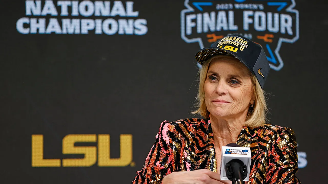 Are Kim Mulkey Plastic Surgery Rumors True? 2 kim mulley plastic surgery